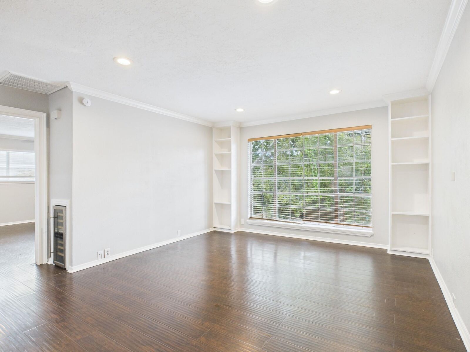 Property Photo:  5353 Richmond Avenue 15  TX 77056 