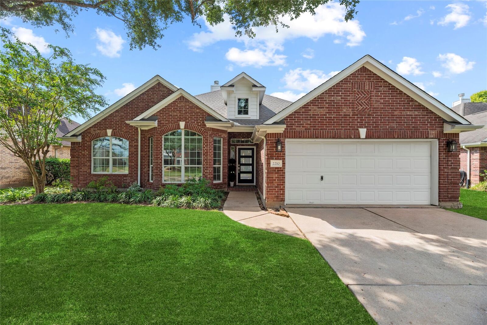 Property Photo: 2210 Blue Water Bay Drive TX 77494