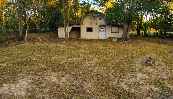 640 N Pearl St  Big Sandy TX 75755 photo