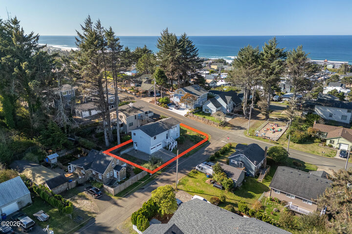 Property Photo: 1810 NE 18th St OR 97367