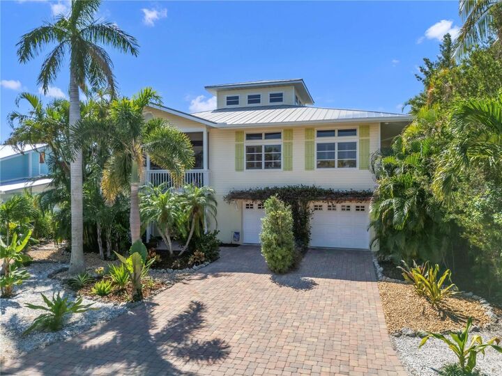 Property Photo:  311 Iris Street  FL 34216