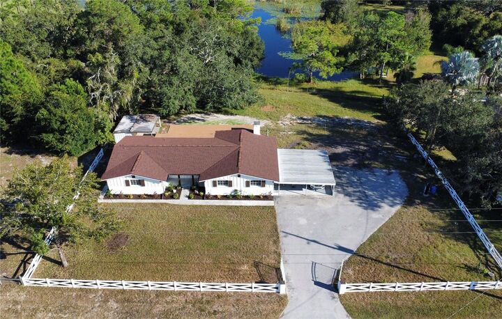 Property Photo: 9640 Hilltop Drive FL 34654