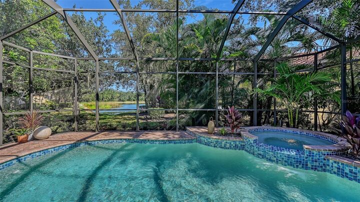 Property Photo:  7656 Portstewart Drive  FL 34202 