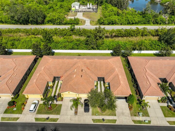 Property Photo:  329 Bluewater Falls Court  FL 33572