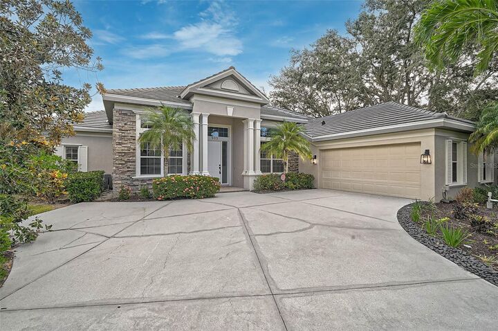 Property Photo:  903 Tranquility Circle  FL 34229 