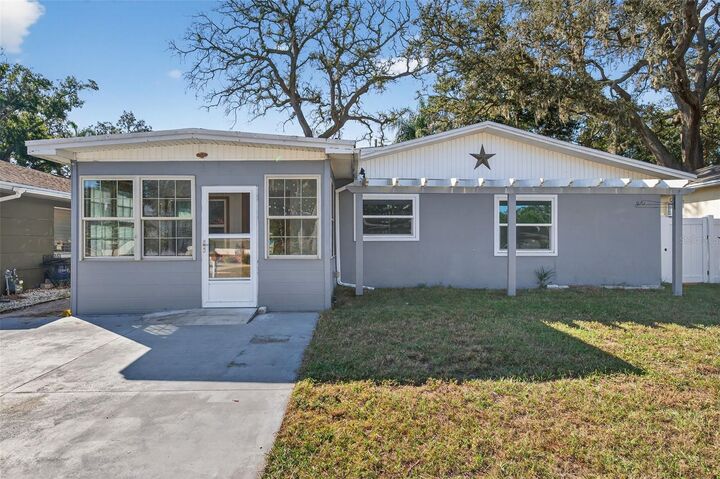 Property Photo:  1271 Bermuda Street  FL 33755