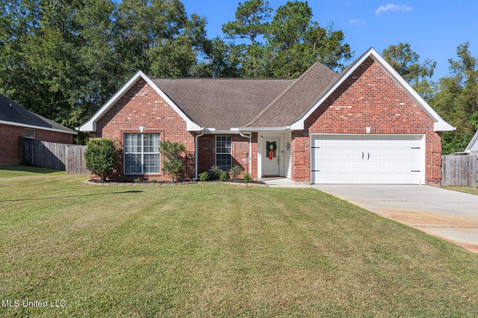 Property Photo: 14342 Oak View Circle MS 39565