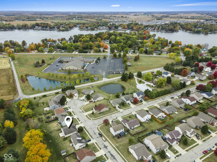 Property Photo:  2089 Seven Peaks Drive  IN 46034