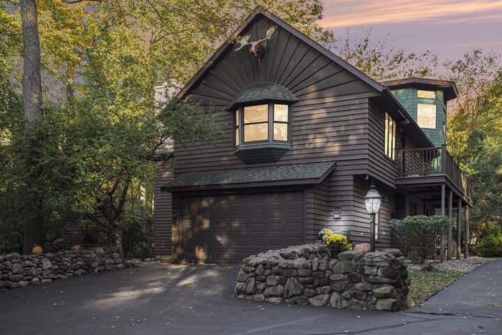 8425 Oakside Street  Portage MI 49002 photo