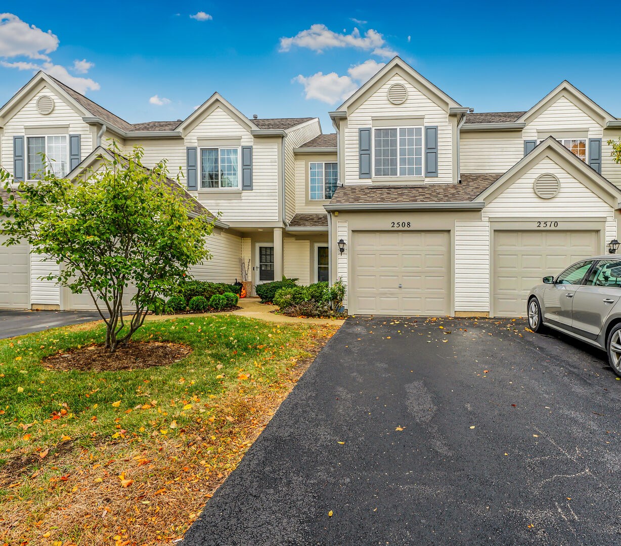 Property Photo:  2508 Carrolwood Road 2508  IL 60540