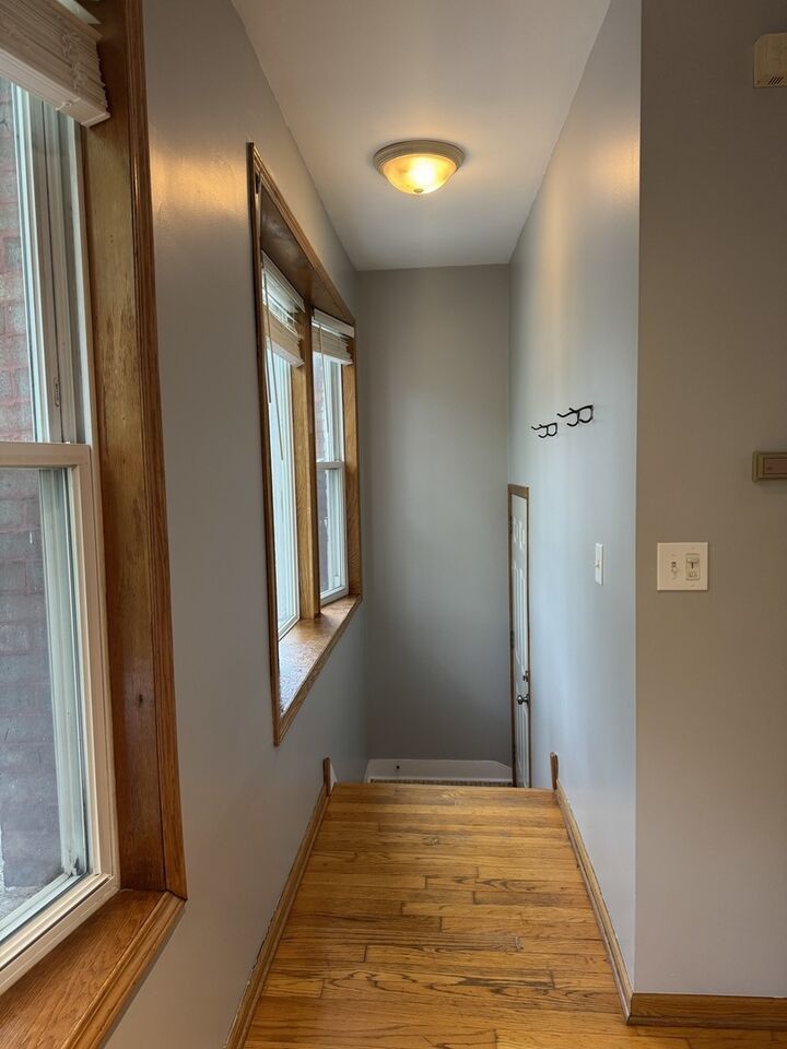 Property Photo:  1419 W Sunnyside Avenue 2  IL 60640