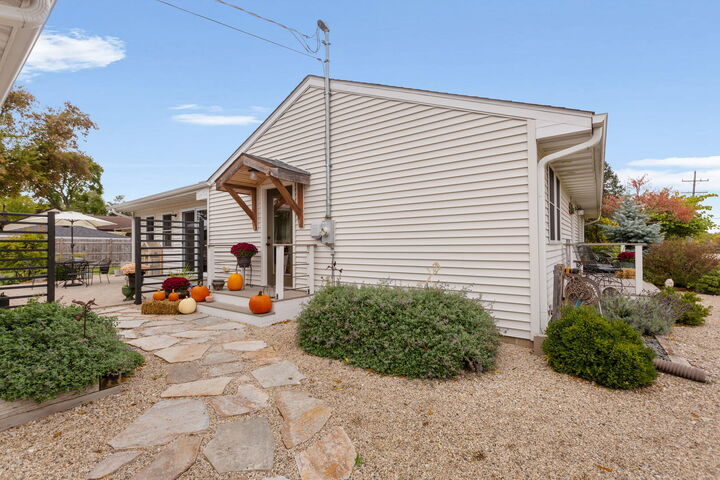 Property Photo:  315 Grand Boulevard  IL 60084