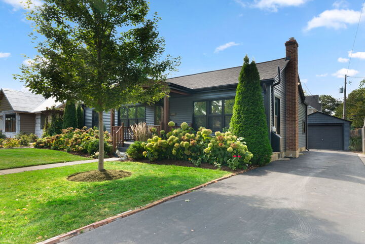 Property Photo:  616 N Lincoln Avenue  IL 60134