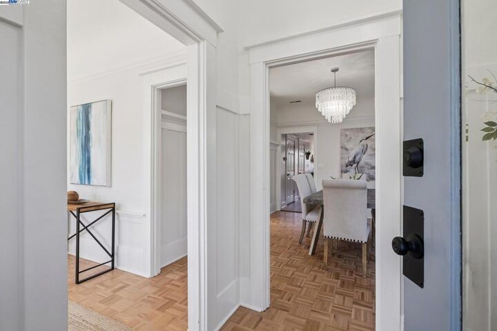 Property Photo:  935 Park Street  CA 94501
