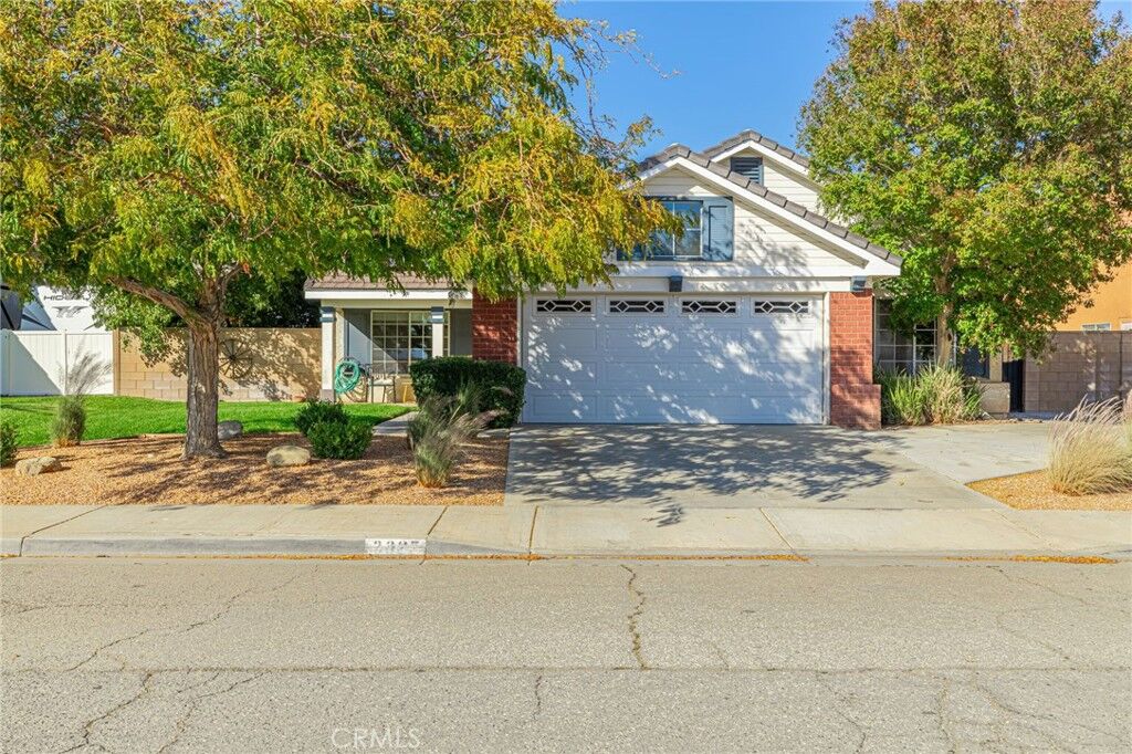 Property Photo: 2027 Ogden Lane CA 93535
