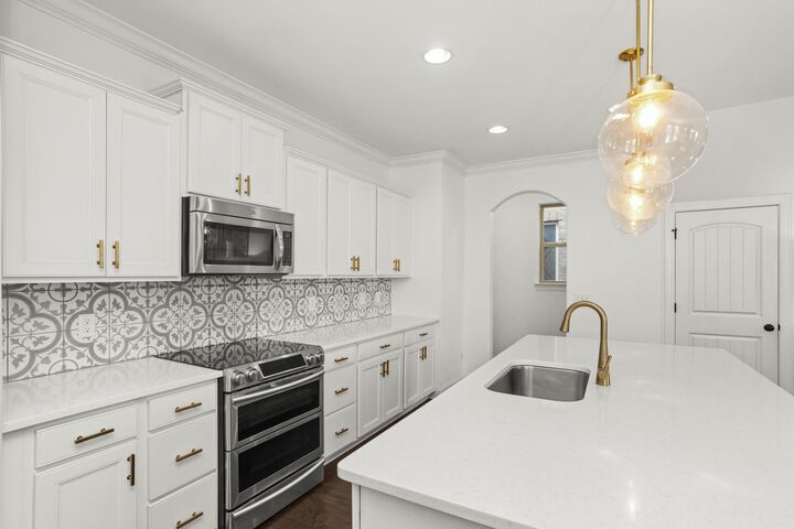 Property Photo: 145 Ashcrest Pt TN 37075