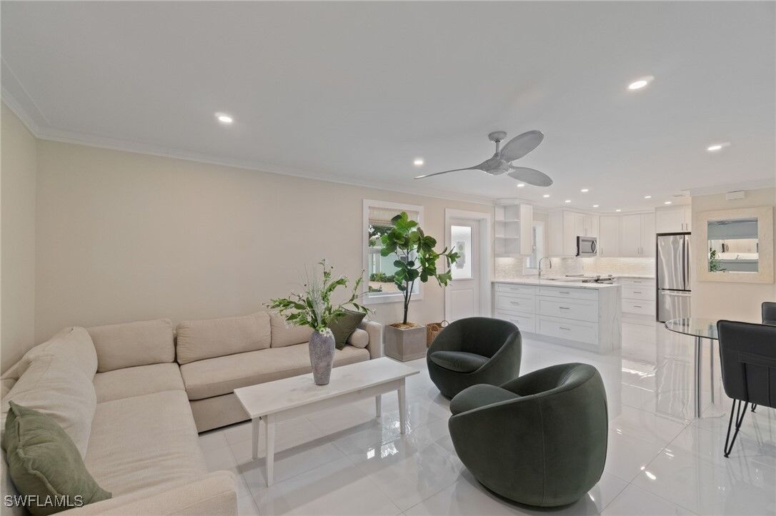 Property Photo:  603 12th Avenue S  FL 34102 