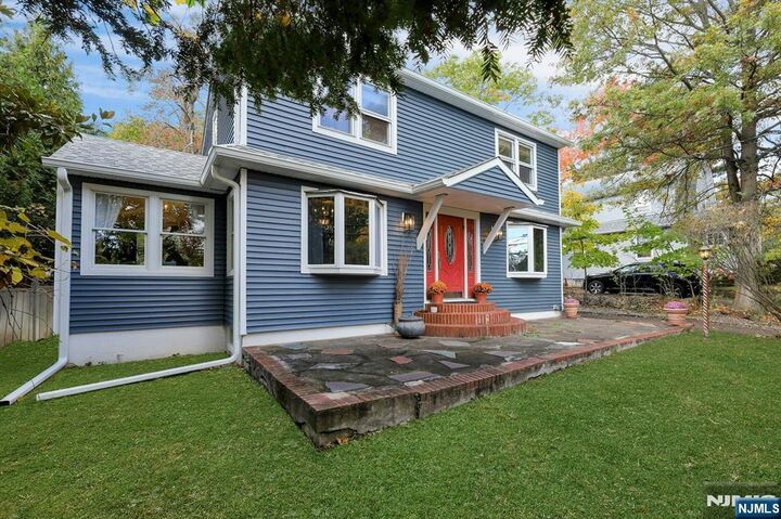 Property Photo:  6 Akers Avenue  NJ 07645