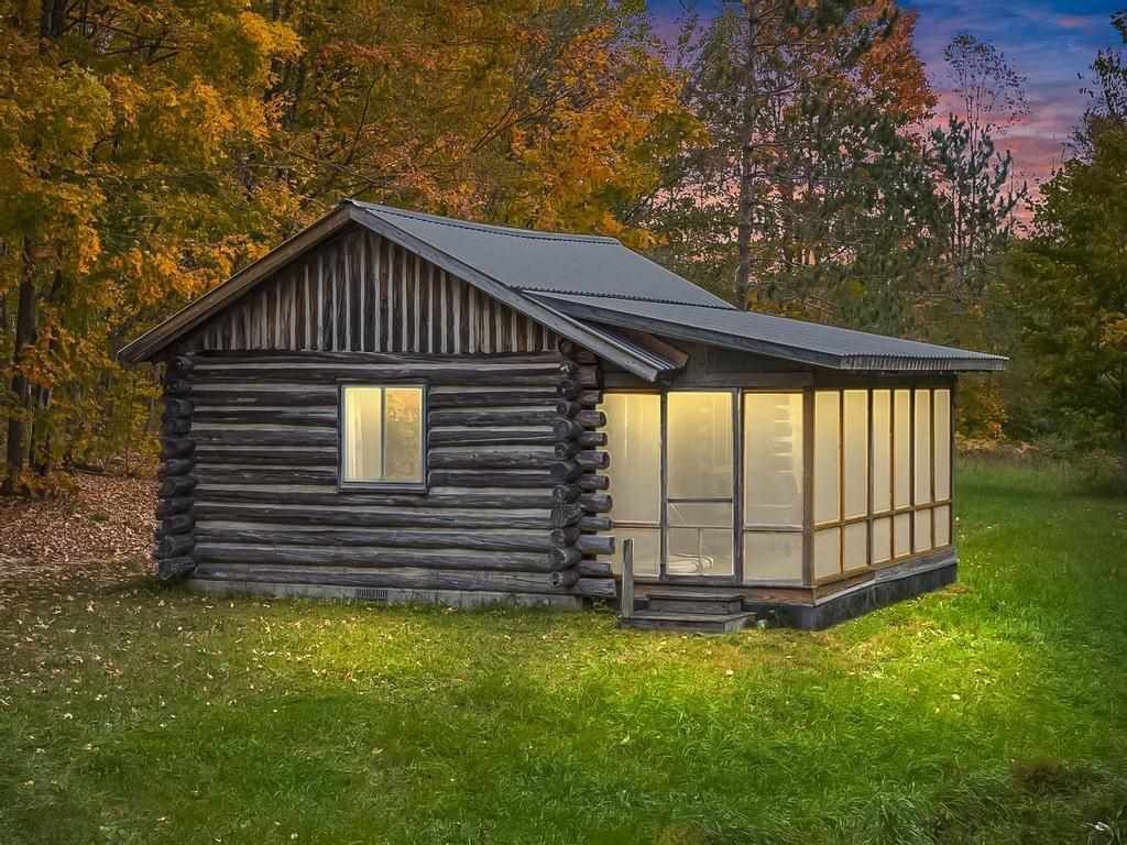 Property Photo:  2537 Middle Village  MI 49740