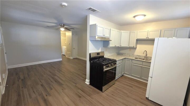 Property Photo:  217 Ave A  LA 70037 
