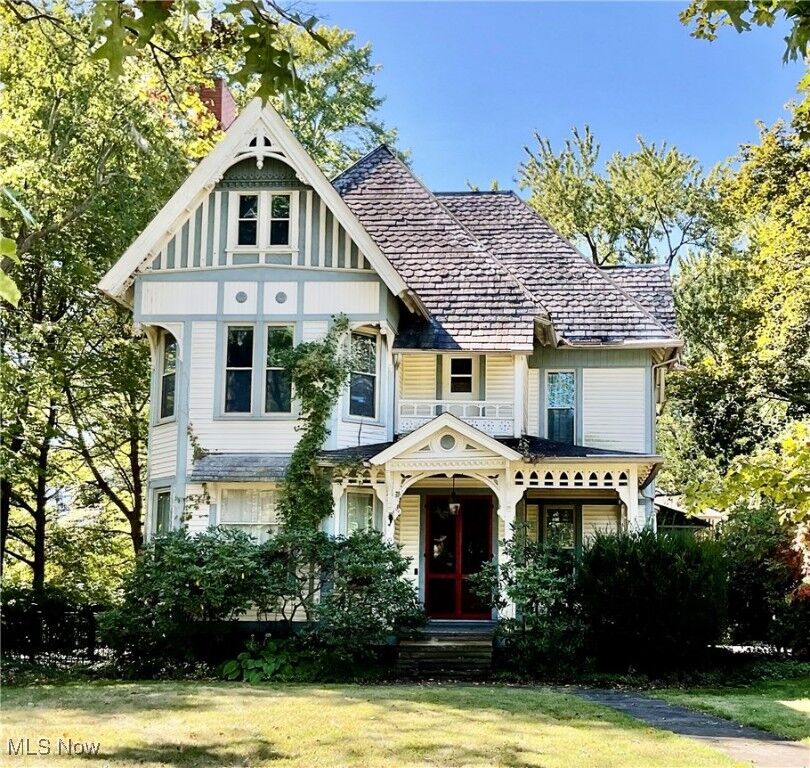 Property Photo:  861 S Lincoln Avenue  OH 44460