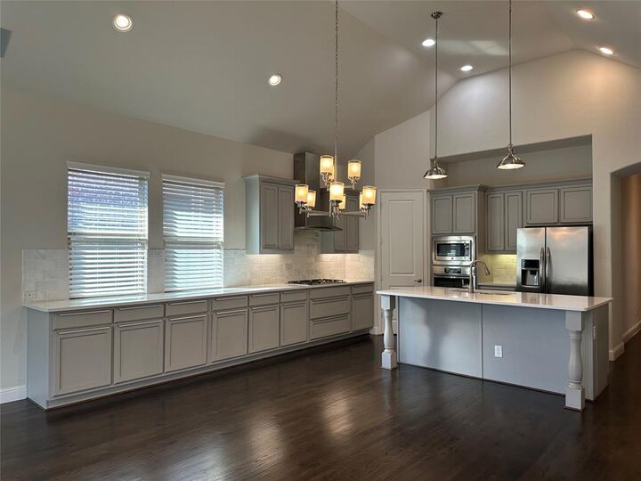 Property Photo:  128 Spear Court  TX 75063