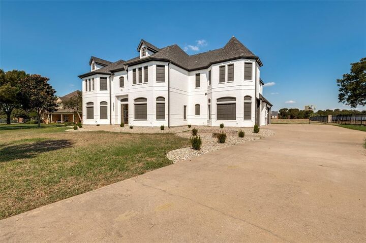 Property Photo: 2645 Wells Court TX 75104