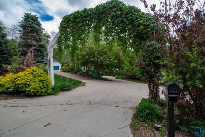 Property Photo:  2000 Plum Creek Road  IA 51103