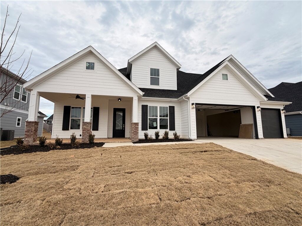 Property Photo: 2724 Amaris Avenue AR 72745