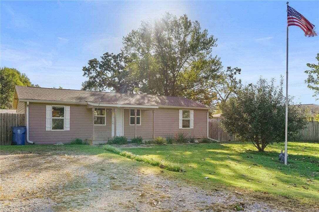 Property Photo: 356 S Eastern Avenue AR 72734