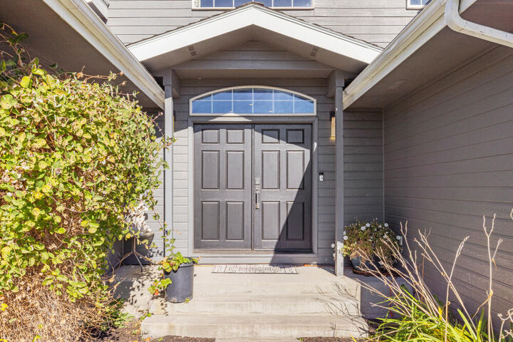 Property Photo:  6409 Harlan Drive  OR 97603 