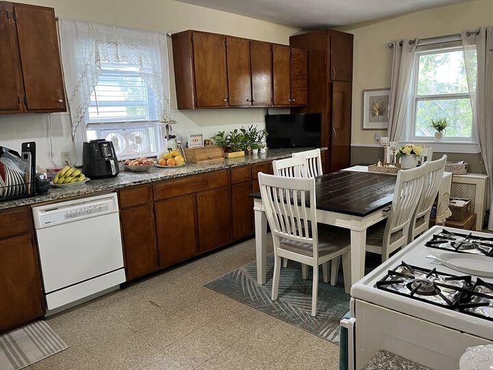 Property Photo:  454 Beech St 2  MA 02131