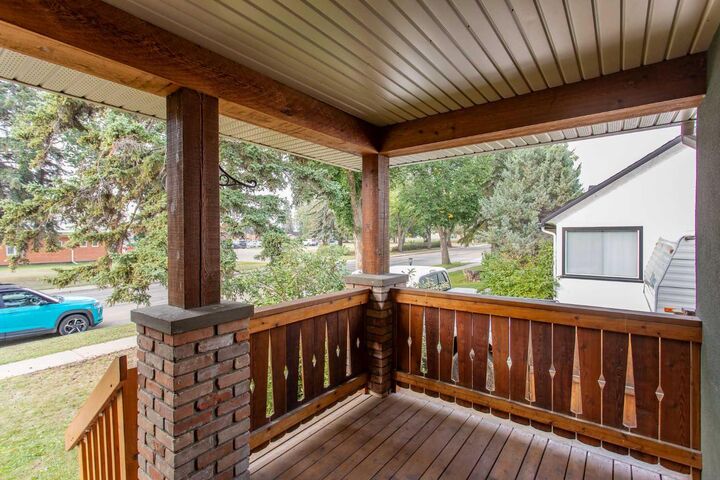 Property Photo:  5422 49 Avenue  AB T4L 1S6