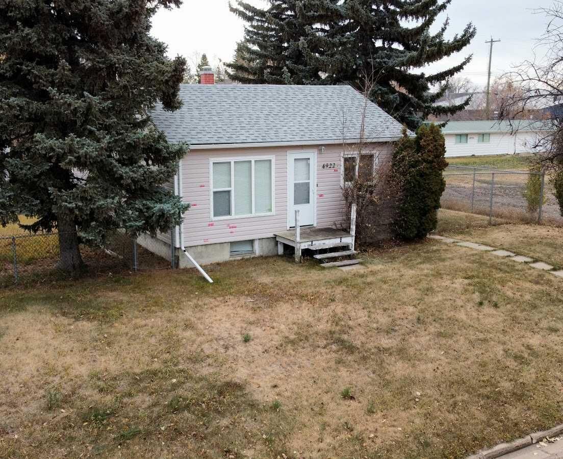 Property Photo:  4922 48 Street  AB T0B 4C0