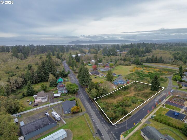 Property Photo:  640 Alt Hwy 101  OR 97146 