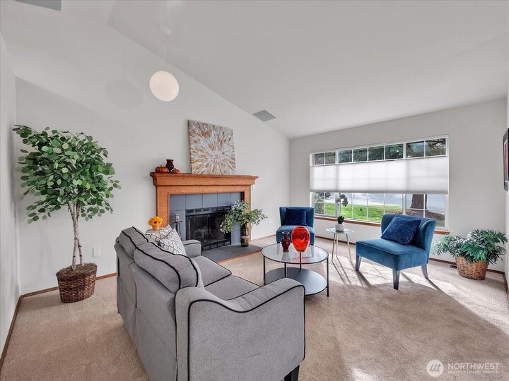 Property Photo:  1718 NE 221 Place NE  WA 98074