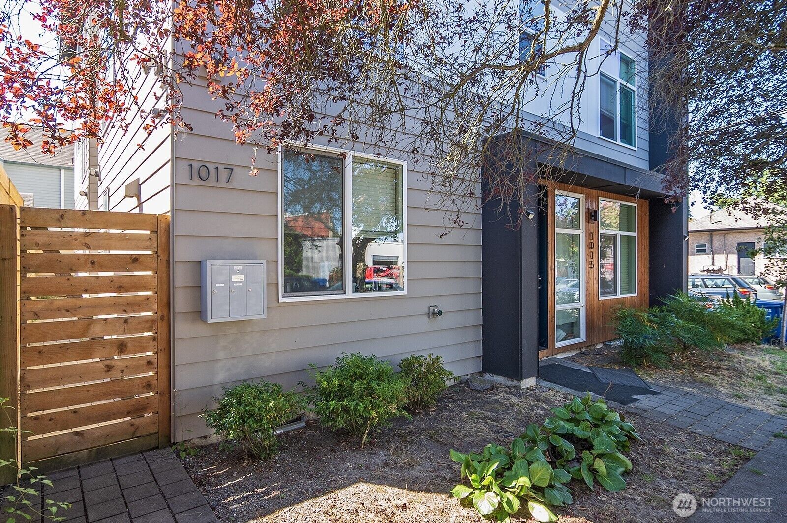 Property Photo:  1017 NE 55th Street  WA 98105
