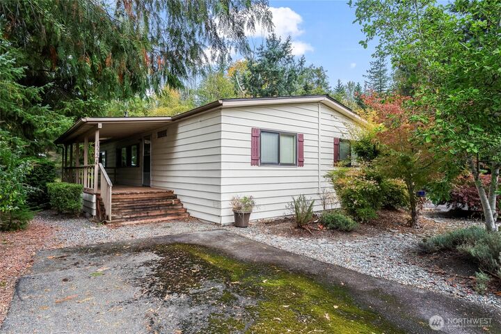 Property Photo: 1555 Kimberly Avenue E 41 WA 98022
