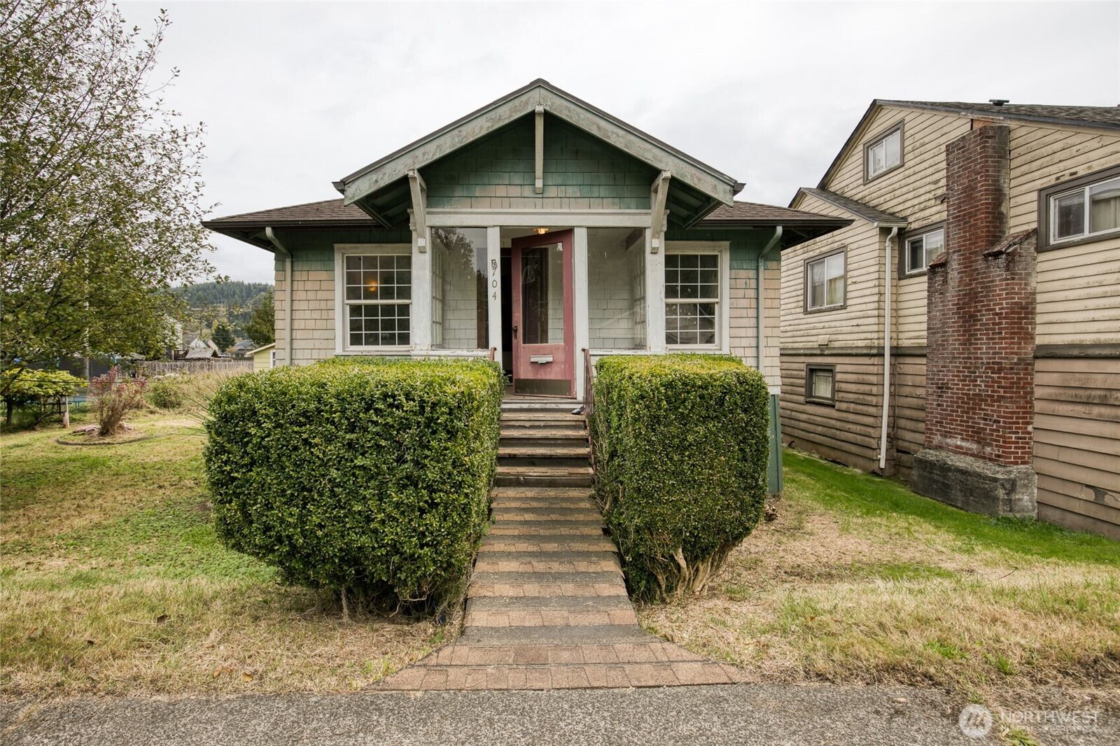 Property Photo:  704  Lincoln Street  WA 98550