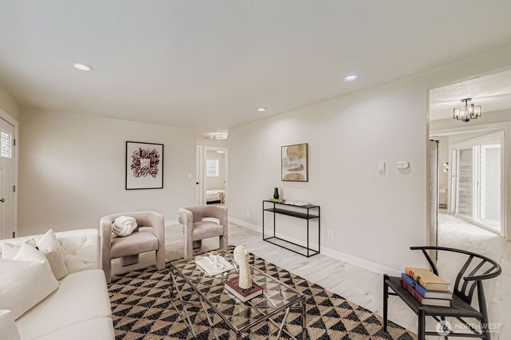 Property Photo:  2408  6th Street  WA 98201