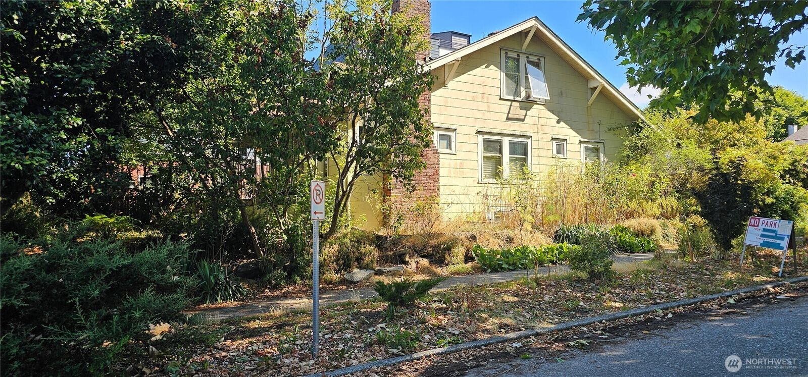 Property Photo:  4302  Woodlawn Avenue N  WA 98103