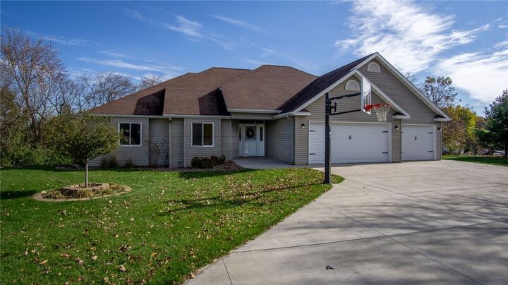 Property Photo: 1811 W Ridge Court WI 54703