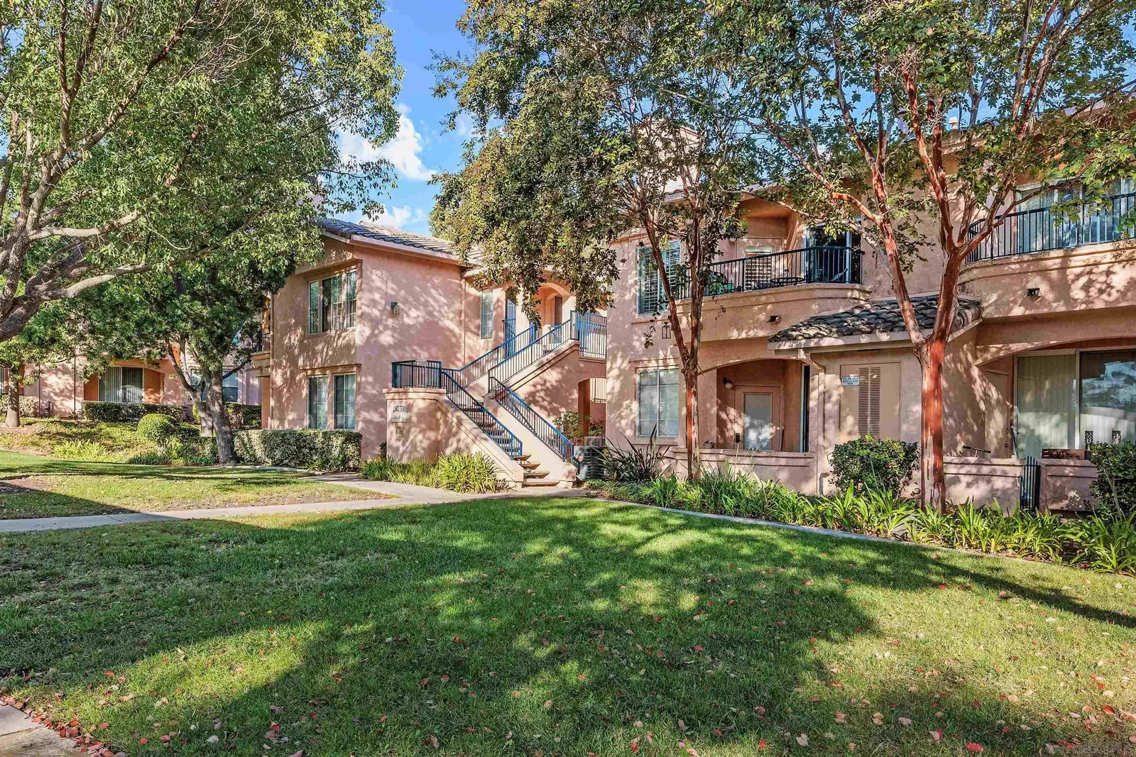 Property Photo:  18752 Caminito Cantilena 166  CA 92128