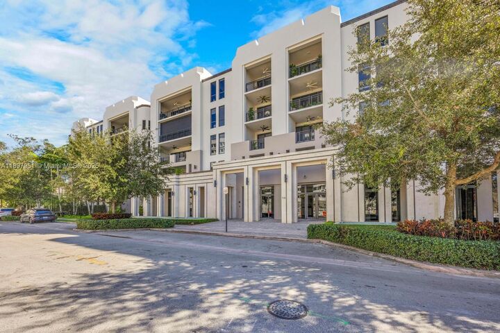 Property Photo:  718 Valencia Ave 207  FL 33134