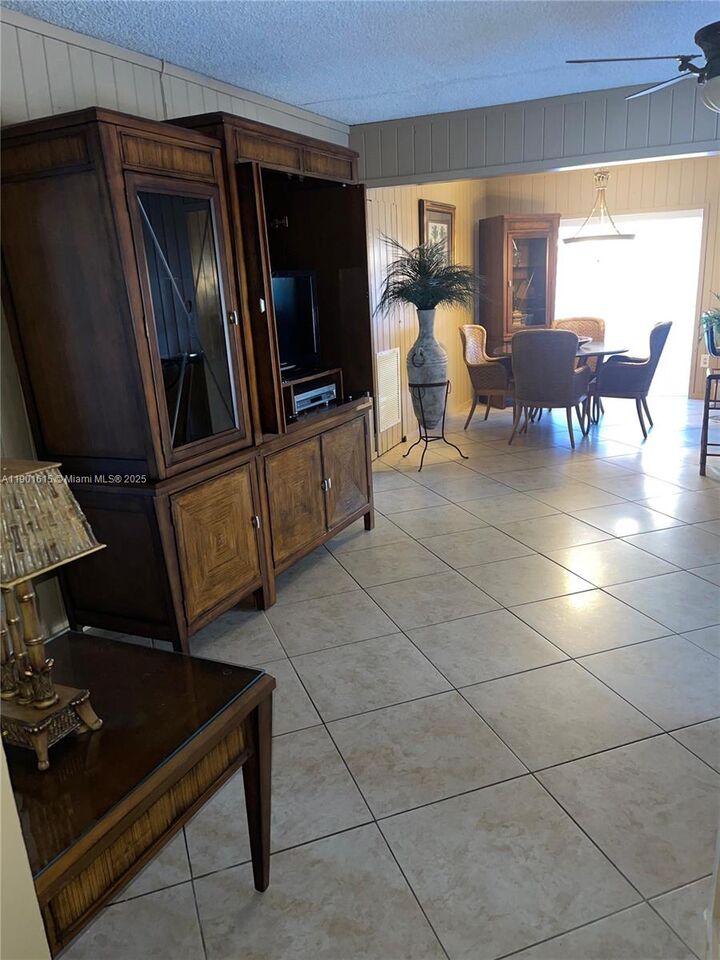 Property Photo:  6510 Park St  FL 33024