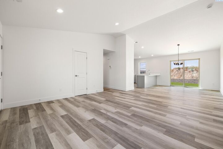 Property Photo:  2944 S Penn St  WA 99338