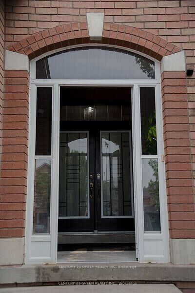 Property Photo:  41 Sequoia Road  ON L4H 1W6