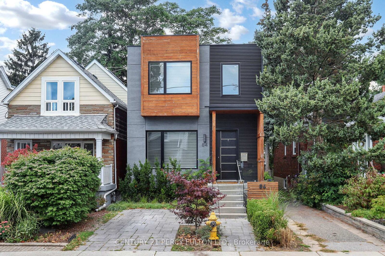 Photo de la propriété:  84 Wiley Avenue  ON M4J 3W6