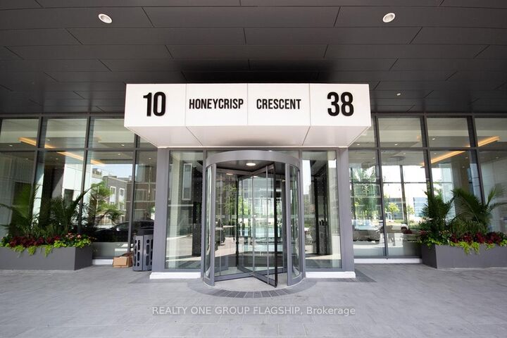 Property Photo:  38 Honeycrisp Crescent 308E  ON L4K 0M8