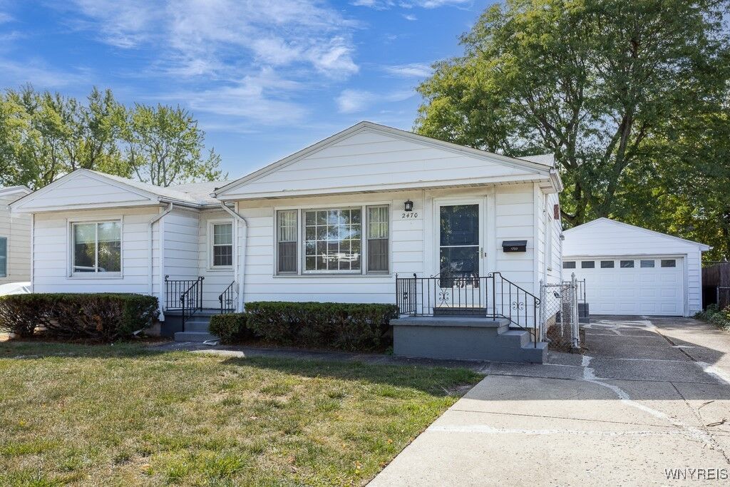 Property Photo:  2470 Eggert Road  NY 14150